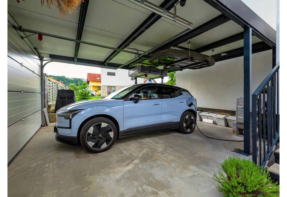 GARDEON® Carport with safety garage door