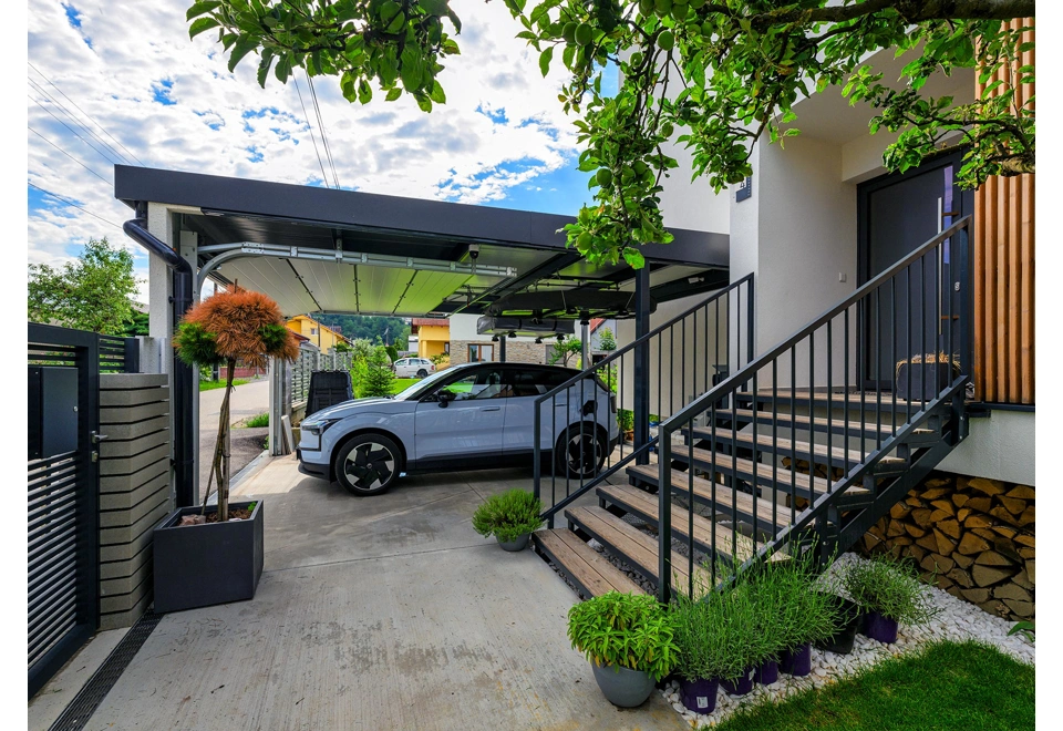 GARDEON® Carport with safety garage door