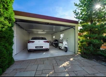 Garden house with Hormann safety garage door