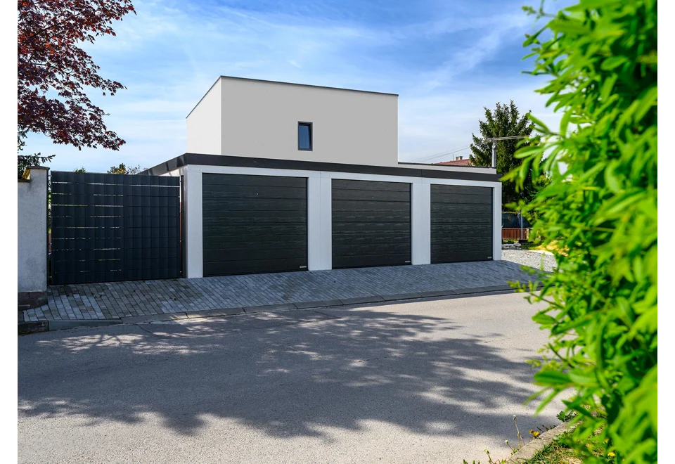 Garden house with Hormann safety garage door