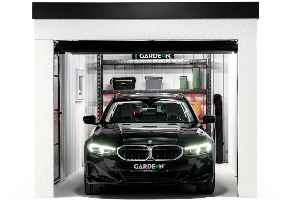 Garden house with Hormann safety garage door