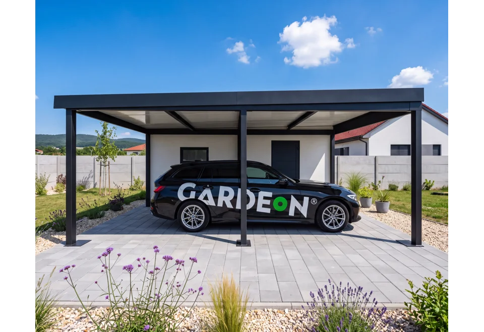 Garden house with Hormann safety garage door