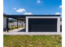 Garden house with Hormann safety garage door