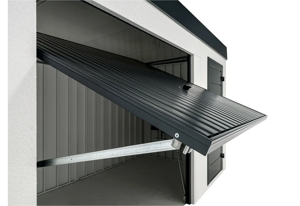 Garden house with Hormann safety door and garage door