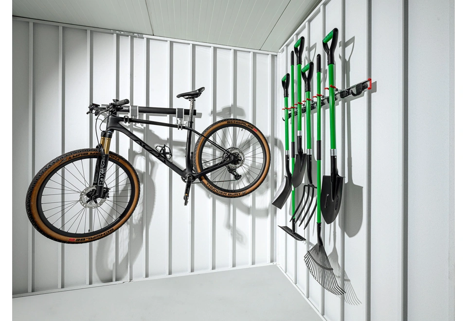 Garden house with Hormann door and window