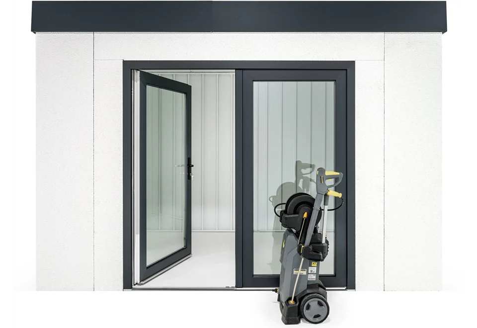 Garden house with double panoramatic door