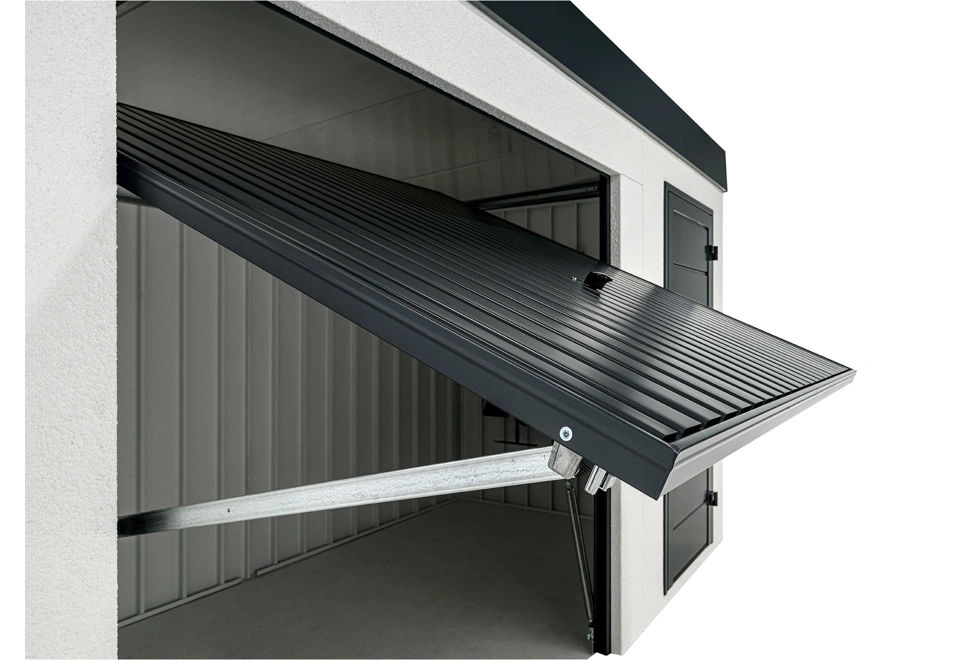 Garden house with Hormann safety door and garage door