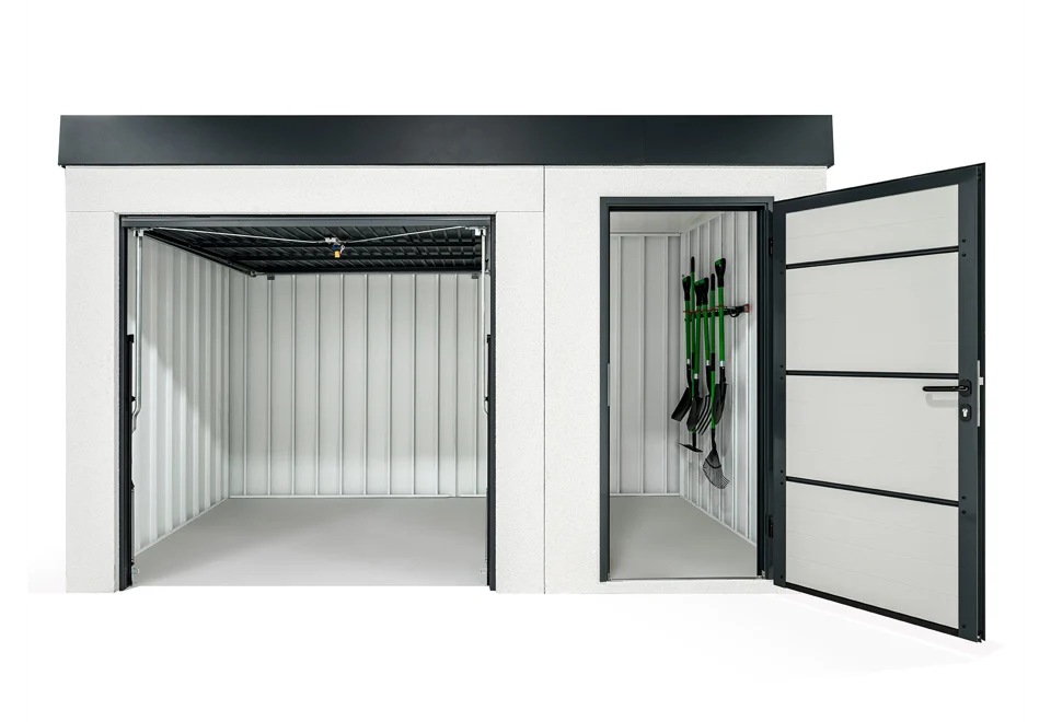Garden house with Hormann safety door and garage door