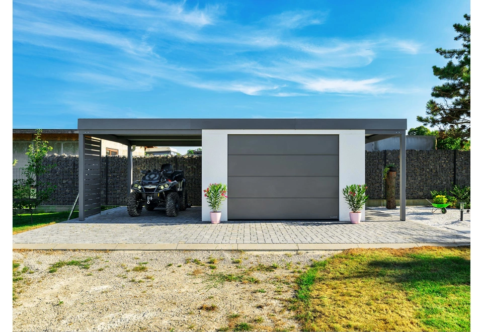 Garden house with Hormann safety garage door